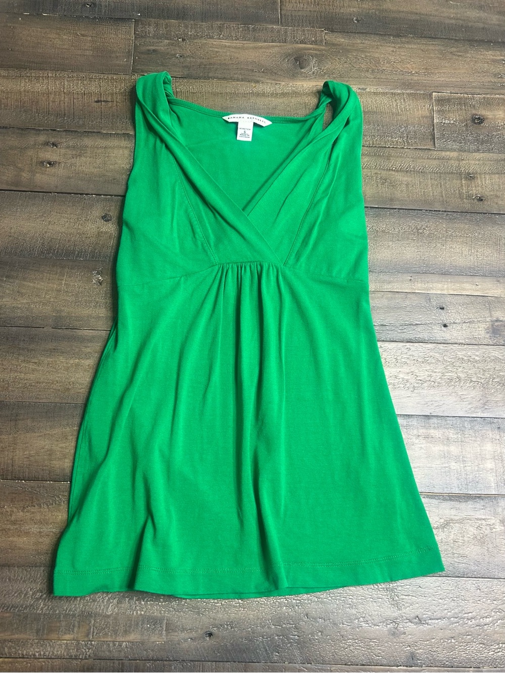 Banana Republic Green Sleeveless V-Neck Tank